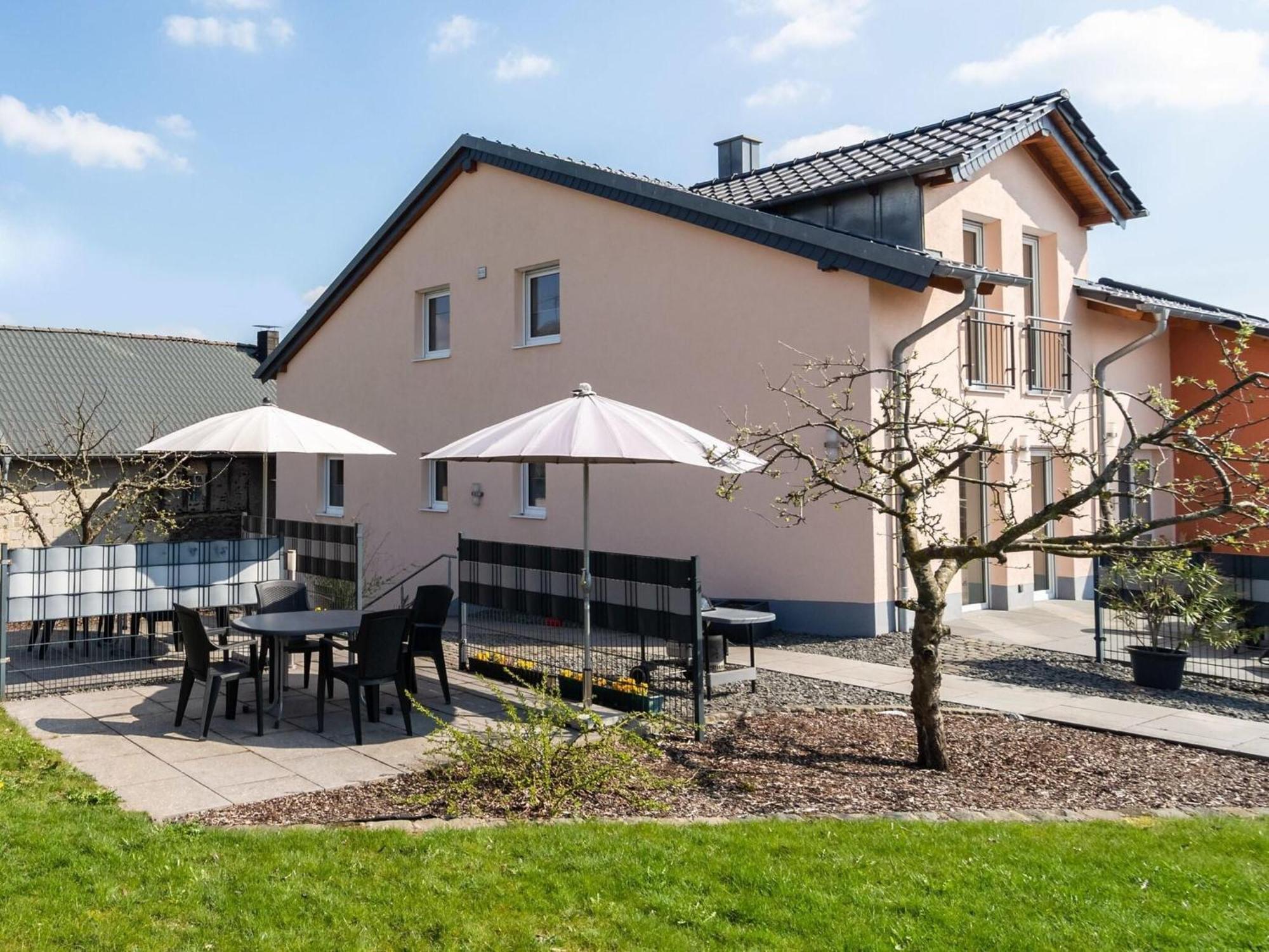 Lovely Modern Apartment With Private Terrace Ellscheid Екстер'єр фото