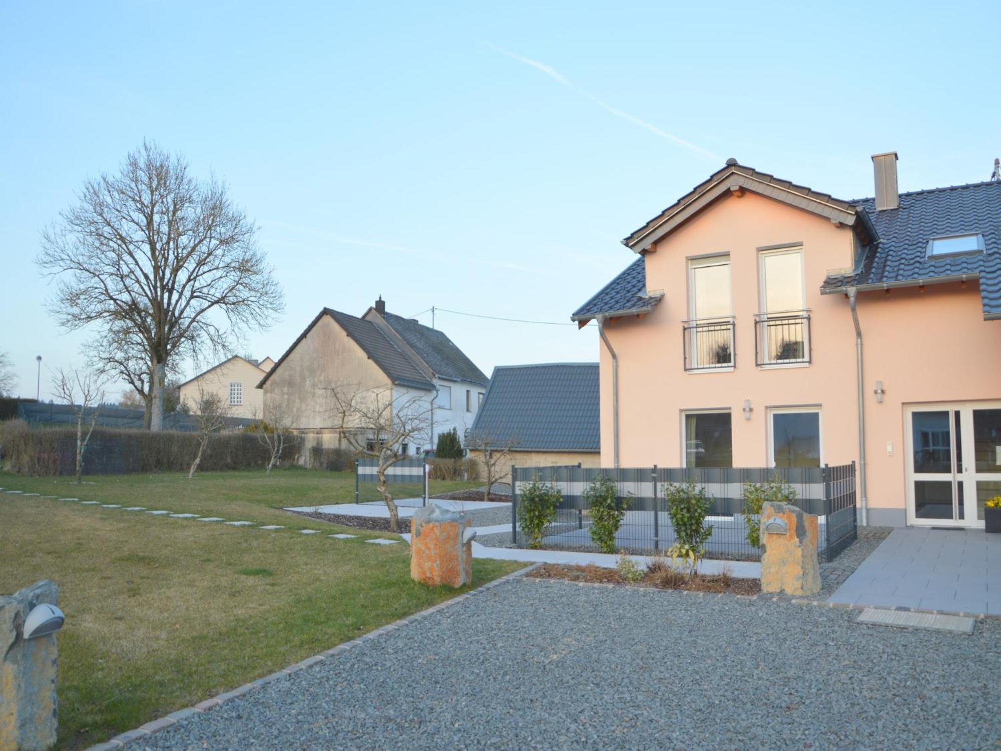 Lovely Modern Apartment With Private Terrace Ellscheid Екстер'єр фото
